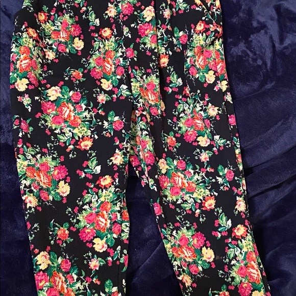 NEW floral jumpsuit - Picture 8 of 8